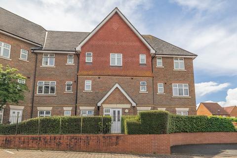 2 bedroom flat for sale, Gravelly Field, Ashford, Kent, TN23