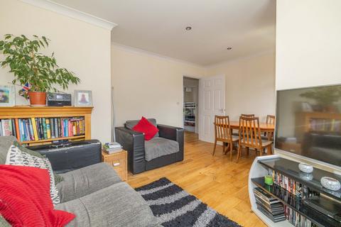2 bedroom flat for sale, Gravelly Field, Ashford, Kent, TN23