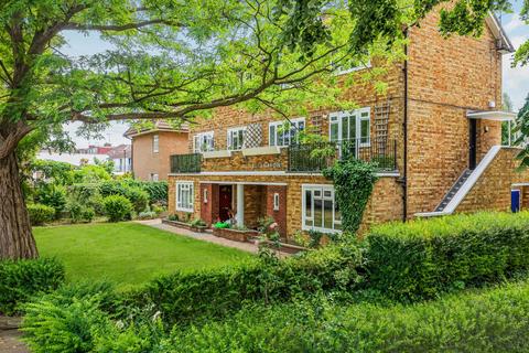 3 bedroom flat for sale, Fortis Green, London N2