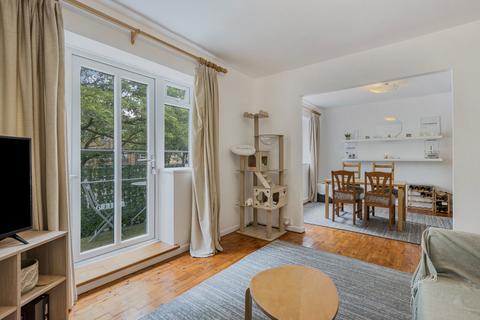 3 bedroom flat for sale, Fortis Green, London N2