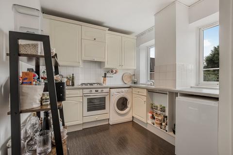 3 bedroom flat for sale, Fortis Green, London N2