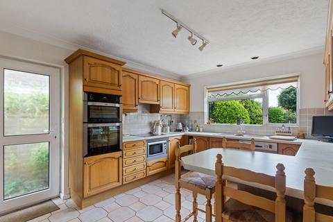 2 bedroom detached house for sale, Regis Avenue, Aldwick Bay Estate, Bognor Regis, West Sussex PO21
