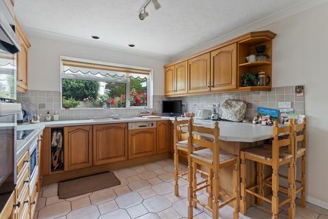 2 bedroom detached house for sale, Regis Avenue, Aldwick Bay Estate, Bognor Regis, West Sussex PO21