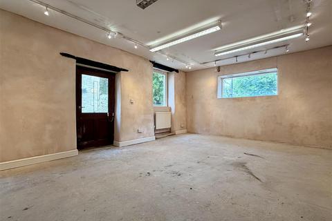 Studio to rent, Market Place, Castleton, Hope Valley