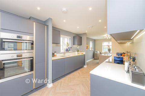 4 bedroom detached house for sale, Highlands Hill, Swanley, Kent