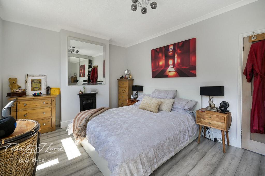 Bedroom, fireplace
