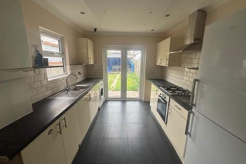 6 bedroom house to rent, Seventh Avenue, Manor Park, London