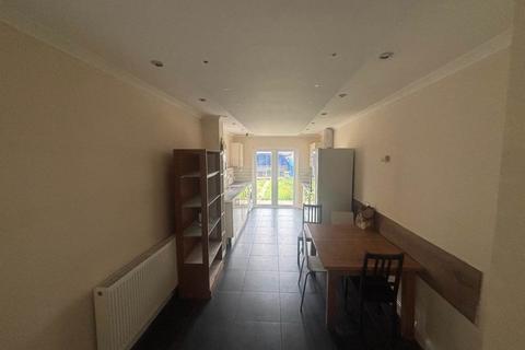 6 bedroom house to rent, Seventh Avenue, Manor Park, London