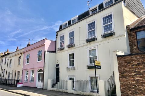 2 bed flat/apartment for rent in Norfolk Street, Southsea, PO5