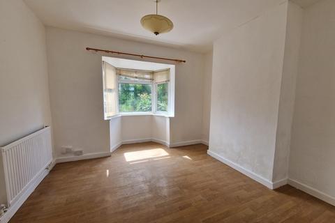 4 bedroom terraced house to rent, Burnthill Lane, Rugeley, WS15 2HZ