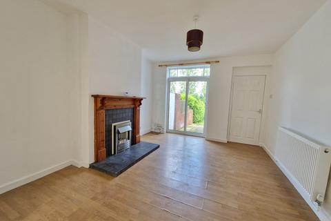 4 bedroom terraced house to rent, Burnthill Lane, Rugeley, WS15 2HZ