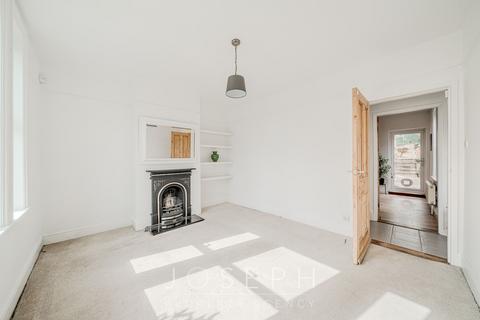3 bedroom semi-detached house for sale, Martin Road, Ipswich, IP2