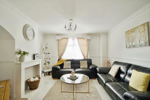 3 bedroom end of terrace house for sale, Oxlow Lane, Dagenham, ESSEX, RM9