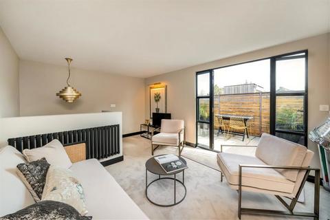 3 bedroom terraced house for sale, Camden Mews, London NW1