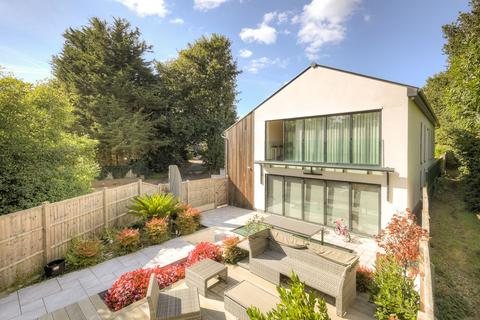 4 bedroom detached house for sale, New Road, Lambourne End RM4