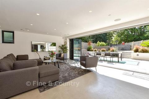 4 bedroom detached house for sale, New Road, Lambourne End RM4