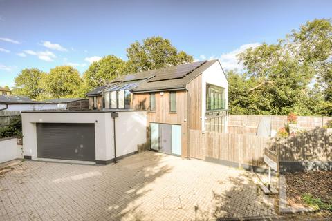 4 bedroom detached house for sale, New Road, Lambourne End RM4