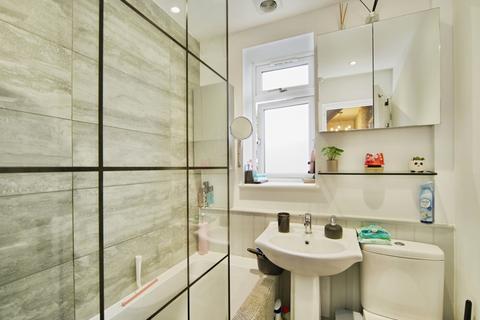 3 bedroom end of terrace house for sale, Downing Road, DAGENHAM, Essex, RM9