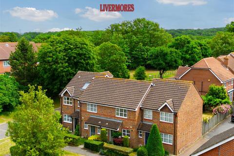 Powell Avenue, Dartford