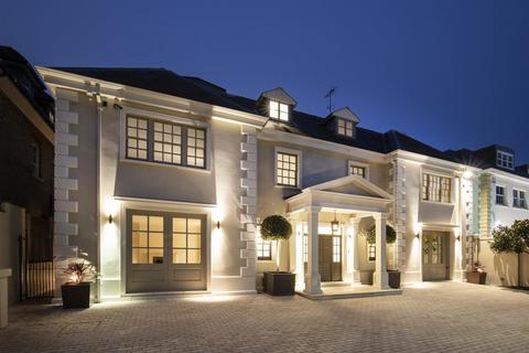 6 bedroom detached house to rent, Roehampton Gate, London SW15