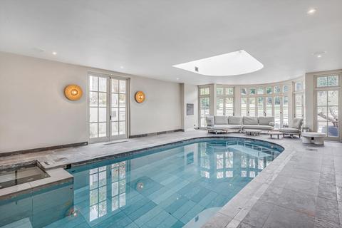 6 bedroom detached house to rent, Roehampton Gate, London SW15