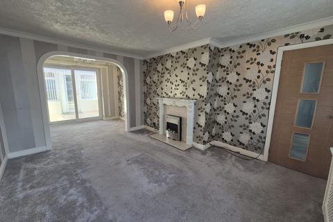 3 bedroom terraced house to rent, Ney Street, Ashton-under-Lyne, OL7