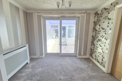 3 bedroom terraced house to rent, Ney Street, Ashton-under-Lyne, OL7