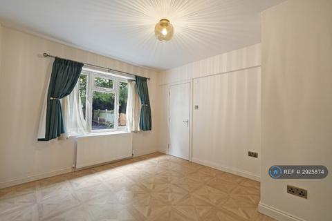 1 bedroom in a house share to rent, Kensington Avenue, Thornton Heath, CR7