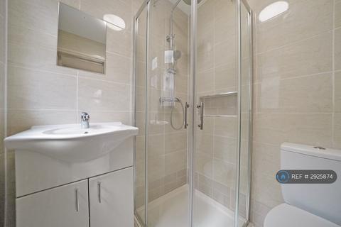1 bedroom in a house share to rent, Kensington Avenue, Thornton Heath, CR7
