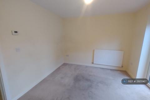 3 bedroom semi-detached house to rent, Amersham Park Road, Salford, M6