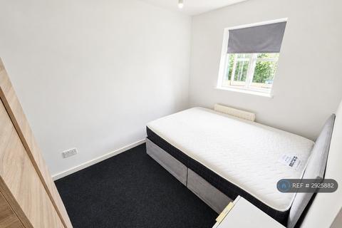 3 bedroom semi-detached house to rent, Weymouth Close, London, E6