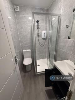 2 bedroom flat to rent, Heston Road, Hounslow, TW5