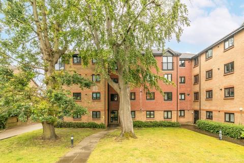 2 bedroom flat to rent, Adams Close, Surbiton KT5