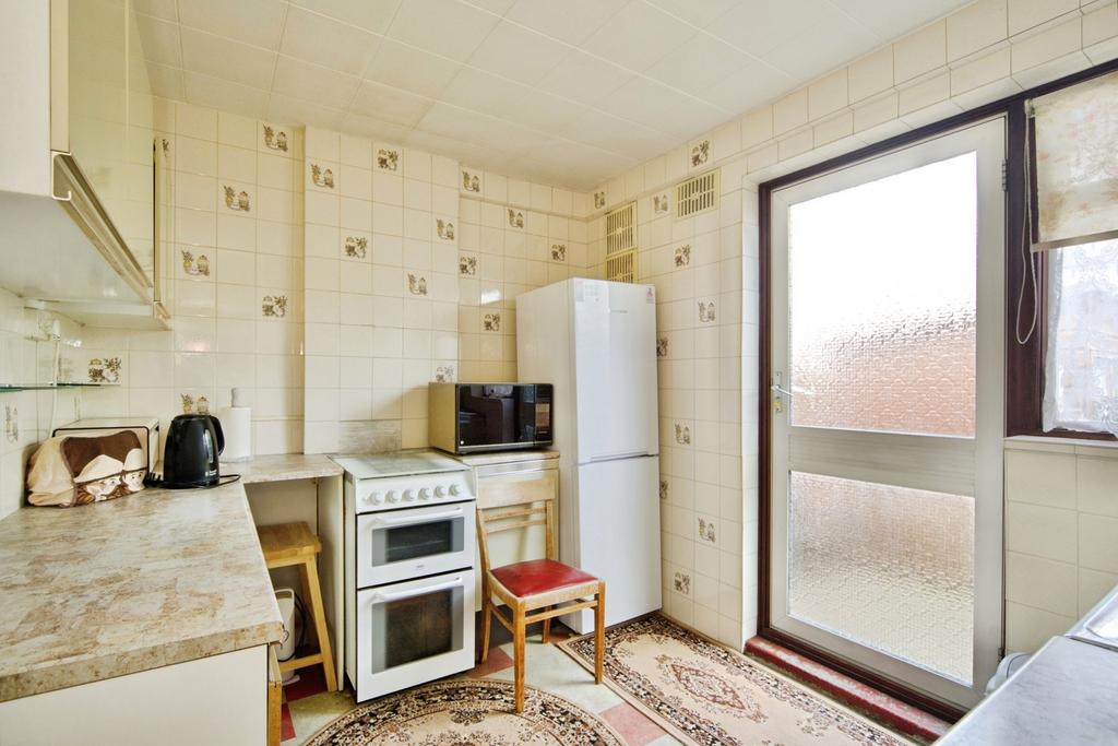 House in London, London Borough of Barking and Dagenham - More