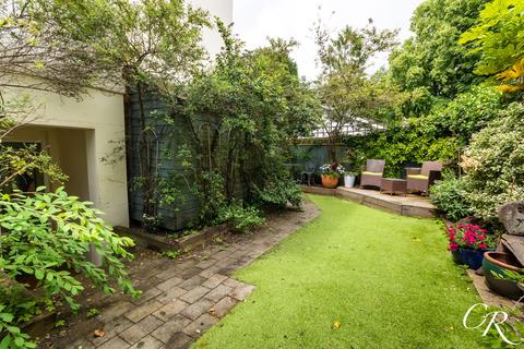 3 bedroom flat for sale, Shurdington Road, Cheltenham GL53