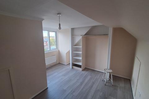 4 bedroom semi-detached house to rent, Aylesbury HP19
