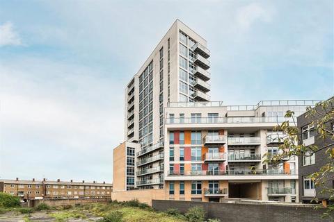 2 bedroom flat to rent, Ross Way, London E14