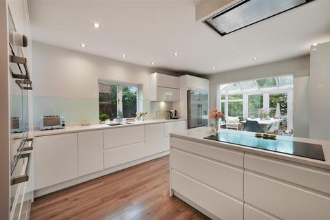 5 bedroom end of terrace house for sale, Oakhill Road, London