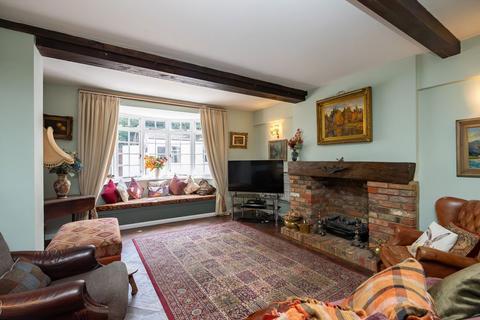 3 bedroom detached house for sale, Byfleet Road, Cobham KT11