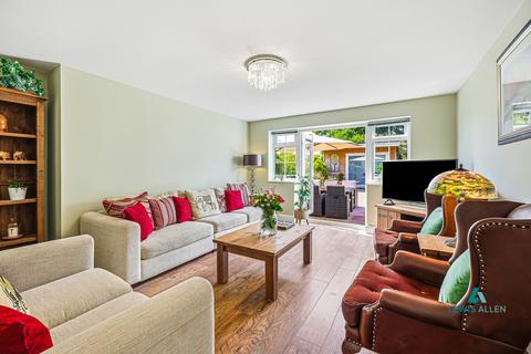 4 bedroom detached house for sale, Byford Close, Rayleigh
