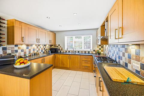 4 bedroom detached house for sale, Byford Close, Rayleigh