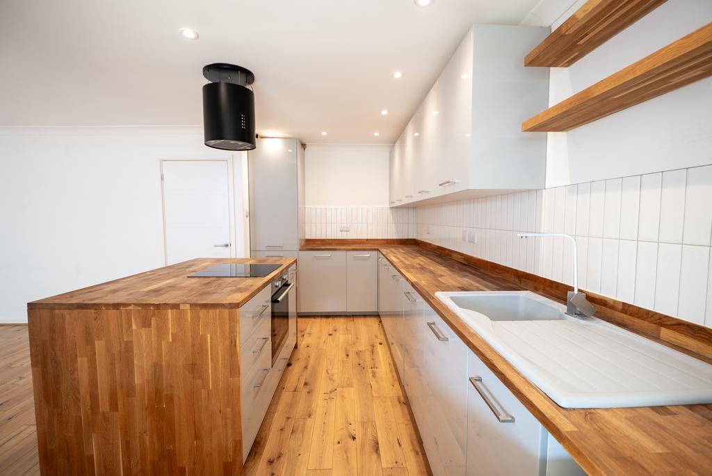 House in Southampton, Glen Eyre - View 3