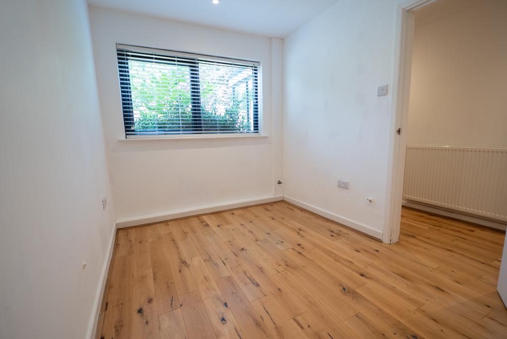 House in Southampton, Glen Eyre - View 5