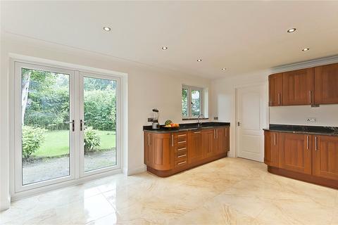 4 bedroom detached house to rent, Cedar Drive, Fetcham, Leatherhead, Surrey, KT22