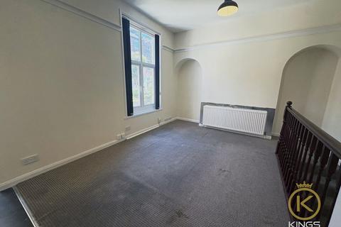 2 bedroom apartment to rent, Ashburton Road