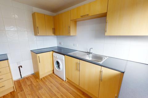 2 bedroom apartment to rent, Woodcote Road, Wallington SM6