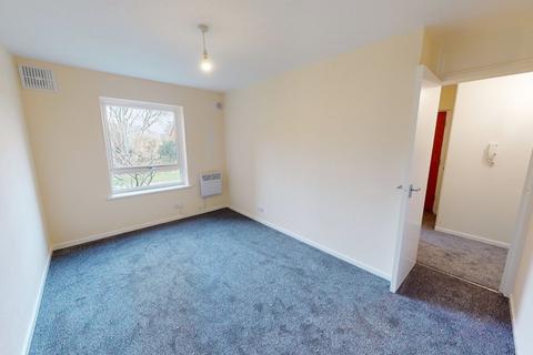 2 bedroom apartment to rent, Woodcote Road, Wallington SM6