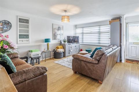 3 bedroom end of terrace house for sale, Lancaster Road, North Weald