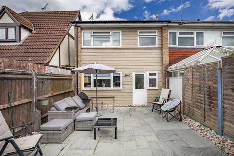 3 bedroom end of terrace house for sale, Lancaster Road, North Weald