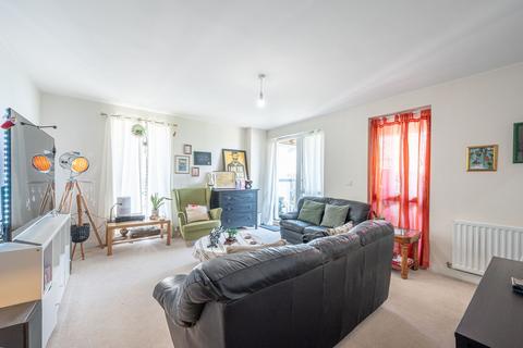 3 bedroom flat to rent, Ledger Court, Colindale, London, NW9